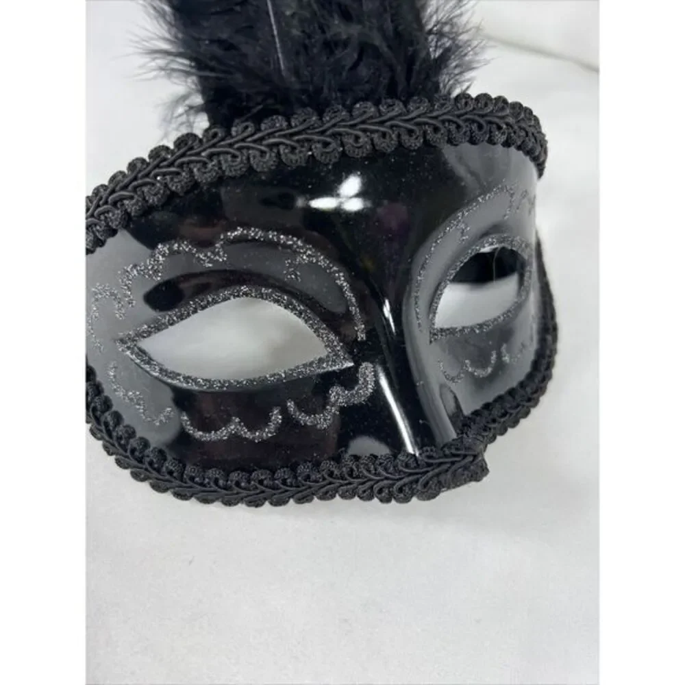 Black And Silver Mardi Gras Feather Mask Masquerade Sequins‎ Sparkle